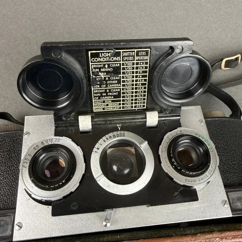 Vintage Stereo Realist Model 1041 35mm 3D Camera f/3.5 David White w/ Case
